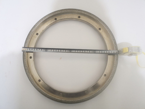 Electroplated diamond arc grinding wheel for grinding cast iron castings