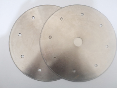 CBN cutting discs are used to cut car valves