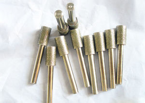Electroplated diamond grinding rods are used for polishing inner holes